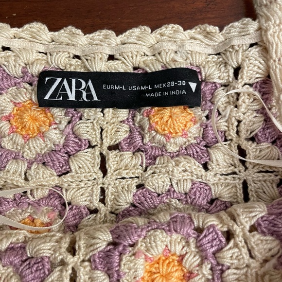 Zara Crocheted Floral‎ Crop Top - Picture 6 of 7